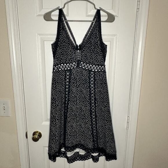 Nanette Lepore Women's Dress Size 2 Black And White - Picture 1 of 5